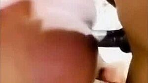 Amatérská černá teenka je v domácím videu šukána velkým černým penisem
