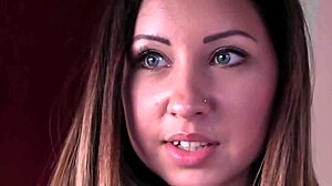 L'esprit de Lucindas est sous contrôle dans cette vidéo porno sur le thème de l'hypnotisme