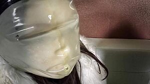 Mummificatie en bondage in fetisj leren video