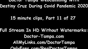 Destiny Cruz memberikan blowjob pada Dokter Tampa saat dikarantina di Florida