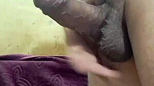 亚洲家庭主妇自制硬核视频,黑色阴茎