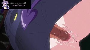 一个漂亮的女孩在一部未经审查的hentai视频中面对两个巨大的阴茎,英文字幕