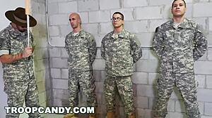 Militaire ontgroening leidt tot intense anale training met een strenge commandant
